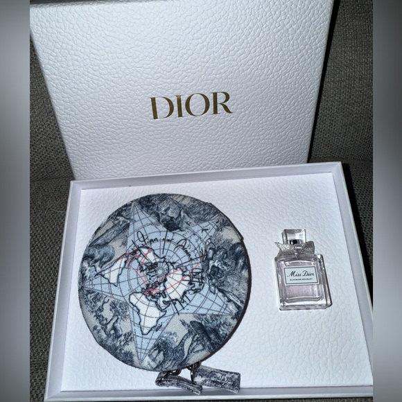 Dior Exclusive Jewelry Case - Picture 2 of 4